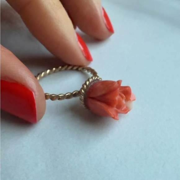 Jewelry - Vintage 14k yellow Gold Coral Rose Ring Size 6